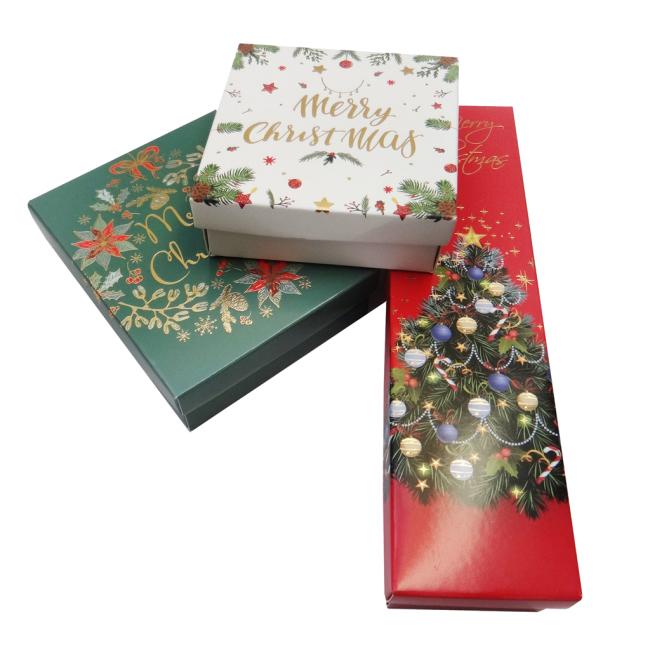 Set mit 3 Weihnachtsgeschenkboxen in 3 Größen: rot, grün, weiß, 3 Stück